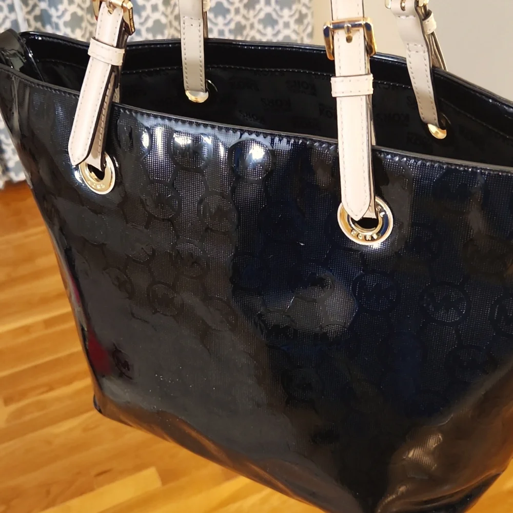 Michael Kors Jet Set Tote